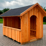 Legehus med butiksvindue og tagpap