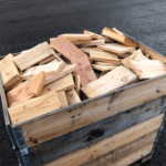 Brændekasse med douglas/gran/lærk