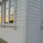 Hvidmalede profilbrædder